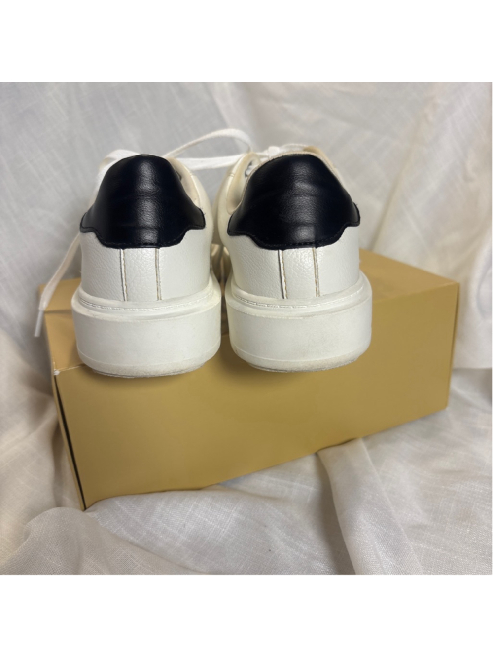 Steve Madden Charlie Platform Casual White leather Outsole Sneakers Size 6.5 - Picture 6 of 10